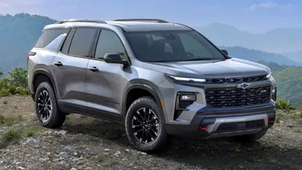Chevrolet улучшил Traverse 2026: новые цвета, Key Card и расширенное зеркало
