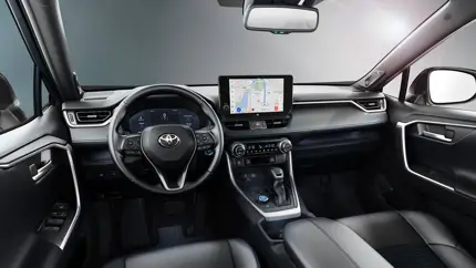 Владельцы кроссоверов Toyota RAV4 начали массово жаловаться на ЛКП