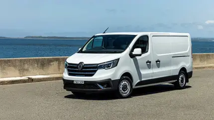 Надежный помощник в путешествиях и делах: на рынок выходит обновленный Renault Trafic 2026 модельного года