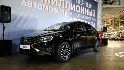 «Будем биться в открытую»: глава АвтоВАЗа объяснил, когда Lada начнет выдавливать с рынка машины КНР