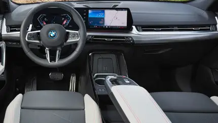 Владельцы BMW чаще других снимают номера со своих авто на парковке
