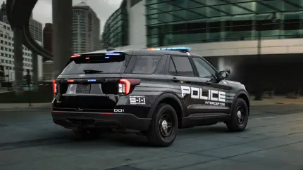 Ford выпустил обновленный полицейский внедорожник Explorer с режимами «преследования» и «слежки»