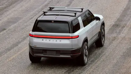 Uber запускает армию робомобилей: 50 тысяч Rivian без водителей