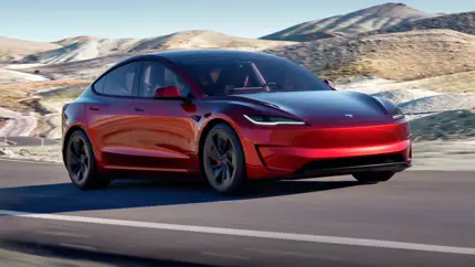 В Россию привезли обновленный электрокар Tesla Model 3 Performance - сколько он стоит
