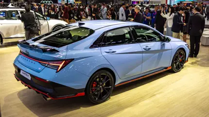 Elantra N решила «пойти в спорт и экономить»: злой, но считает Ваши деньги