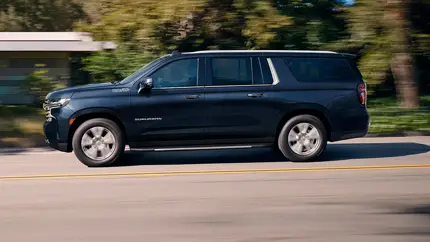 В Россию привезли новый Chevrolet Suburban с джойстиком и огромным дисплеем