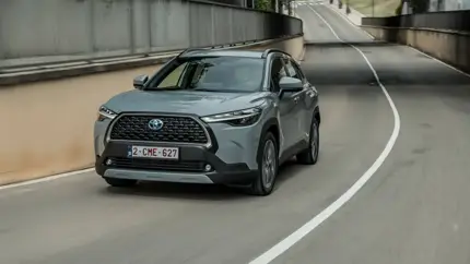 От 2,5 млн рублей: в РФ поступили в продажу новые Toyota Corolla Cross