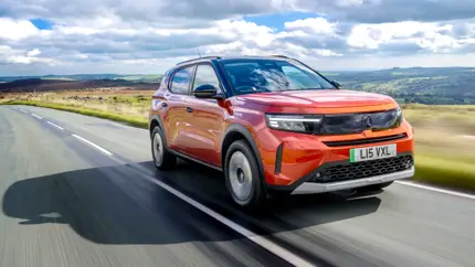Даже бумаги не успел разложить: кресло главы Vauxhall стало скоростной катапультой