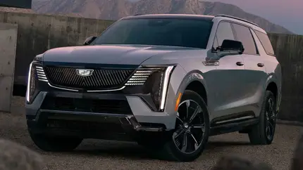 Новые оттенки и другие комплектации: как изменился Cadillac Escalade IQ 2026 модельного года