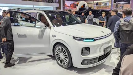Новинка автосалона в Пекине: новый Leapmotor D19 получил 724 л.с. и пневмоподвеску
