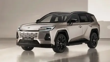 Дождались: рассекречены цены на Toyota RAV4 нового поколения для России