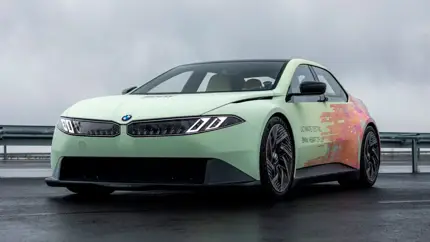 Электрическая альтернатива M3: компания BMW представила электроконцепт Vision Driving Experience