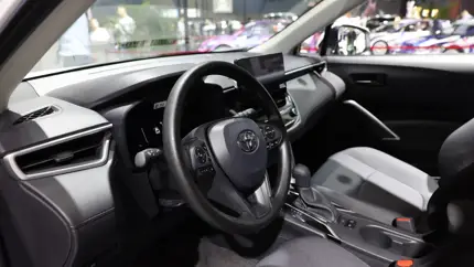 Новые авто Toyota снова начали активно покупать в РФ: бренд вернулся в ТОП-10