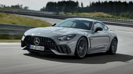 Дебютировал мощный Mercedes-AMG GT63 Pro