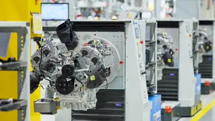 BMW празднует очередной юбилей: 25 лет заводу, который выпускает моторы для машин марки