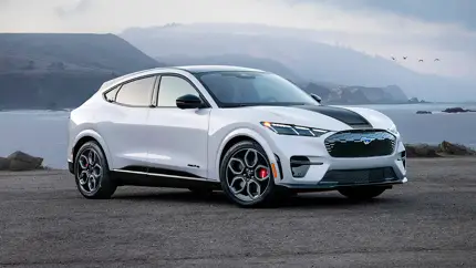 Ford прокачал Mach-E: электрокар стал мощнее и дальнобойнее