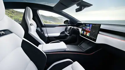 Время полного доверия машине: Tesla раскрывает потенциал нового автопилота FSD