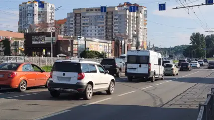 Какие проблемы могут возникнуть с автомобилем в жару: эксперт всё рассказал