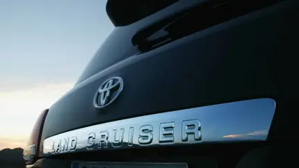 YouTube-блогер назвал главные минусы японского внедорожника Toyota Land Cruiser 300 GR Sport