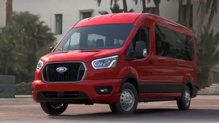 Удачно отпраздновал юбилей: Ford Transit оказался в Книге рекордов Гиннесса на свое 60-летие