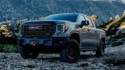 Камуфляж не скрыл главное: новый GMC Sierra станет самым дерзким пикапом марки