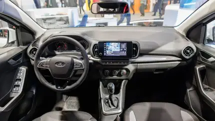 Новая Lada Iskra попала на «разборку»: из чего сделана модель?