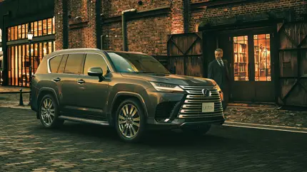 Lexus LX стал мощным гибридом и получил внедорожный вариант