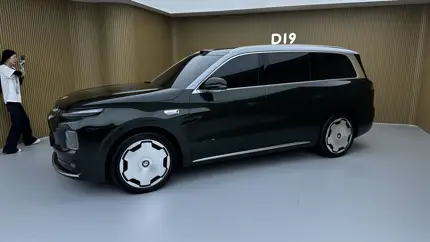 Китайский «танк» на батарейках: Leapmotor D19 хочет в премиум, но премиум ли он?