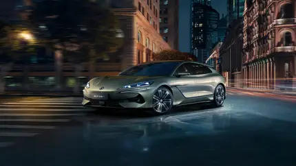 В Россию привезли топовые 870-сильные гибридные хэтчбеки Denza Z9 GT