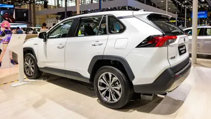 Toyota, Mazda или Geely: какой автомобиль выбрать в 2025 году для большой семьи