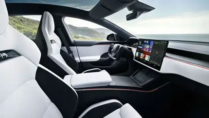 FSD приближается: новая эра автономии от Tesla движется в ОАЭ