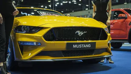 Ford готовит новый дорожный спорткар: либо сенсация, либо очень громкий тизер