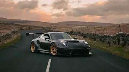 Porsche 911 GT3 RS стал карбоновым британцем: минус 80 кг и ценник дороже суперкара