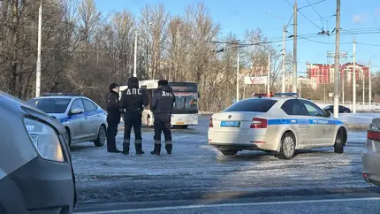 В РФ могут повысить штраф за отказ водителя останавливаться по требованию полиции