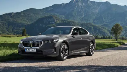 В Россию привезли немецкий гибридный седан BMW 530e - сколько он стоит