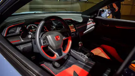Сотни тысяч Honda CR-V и Acura Integra столкнулись с проблемой залипания рулевого управления