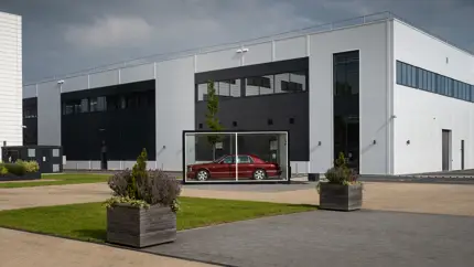 Новый ход Bentley: в Крю начали строить машины, которых мир еще не видел