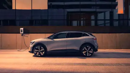 Renault возвращает «бензин» в электромобили Megane и Scenic