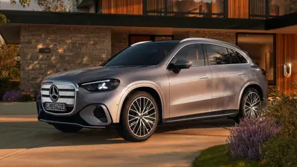 Зелёный прорыв в премиум-классе: первые Mercedes-Benz GLC EQ уже едут к владельцам