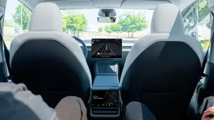 Tesla Robotaxi заблудились? В Калифорнии их никто не видел