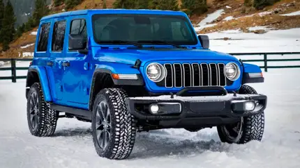 Владельцам Jeep 4xe советовали парковаться подальше от домов
