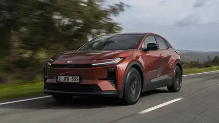 Toyota C-HR+ вышел на рынок — и сразу с рекордным запасом хода