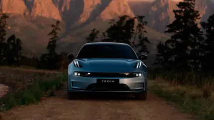 Geely бросает вызов BYD: электромобиль можно зарядить за 7 минут
