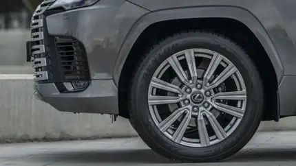Lexus делает ход конём: 8 лет спокойствия для владельцев новых автомобилей