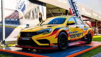 Vesta без права на обычную дорогу: АВТОВАЗ показал 340-сильную версию TCR
