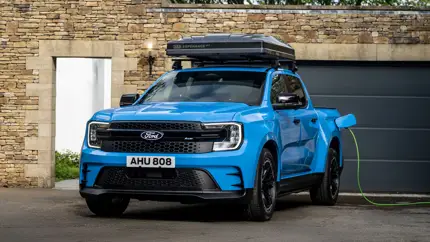 Гибридный Ranger и электрический E-Tourneo — теперь с лицом раллийного болида