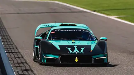 История ожила: Maserati вернула культовую ливрею MC12 через MCXtrema