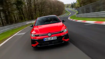 Volkswagen Golf GTI отобрал рекорд Нюрбургринга у Honda Civic Type R