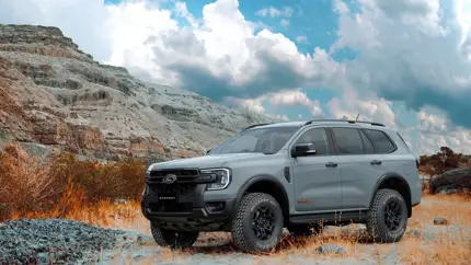 Таинственный Everest без камуфляжа катается у штаб-квартиры Ford