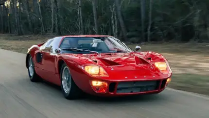 Легенда Ле-Мана уходит с молотка: редчайший GT40 оценили в миллионы